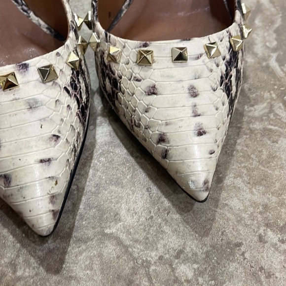 Steve Madden Proto-S Bone Snakeskin Heel with Studs Sz 8.5 M - Picture 5 of 11
